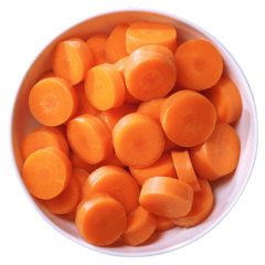 Schüssel mit geschnittenen Möhren